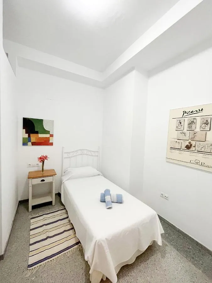 Amplio Apartamento En Av. Carlos Haya Málaga